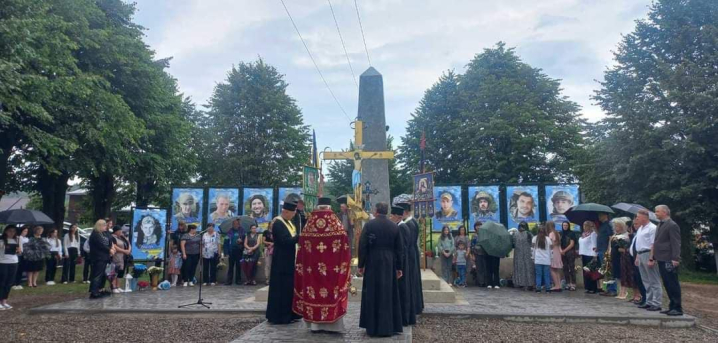 У центрі села Мигове відкрили Алею Слави