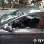 У Чернівцях чоловік розбив вікно автівки і викрав з неї гроші та документи