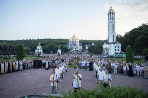 У Зарваниці на Тернопільщині відбулася Всеукраїнська проща, яка об’єднала в молитві близько 30 тисяч людей із різних куточків України