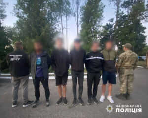 Брали за послугу 7-9 тис. доларів з ухилянта: На Буковині судитимуть двох іванофранківчан, які допомагали чоловікам призивного віку незаконно перебиратися до Румунії